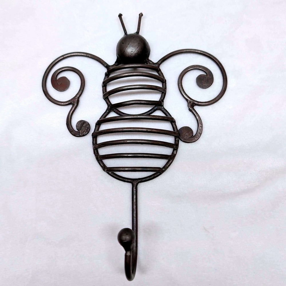 Rustic Wrought Iron Bumble Bee Wall Hook Metal Bee Garden Decor Hanger Dark Iron